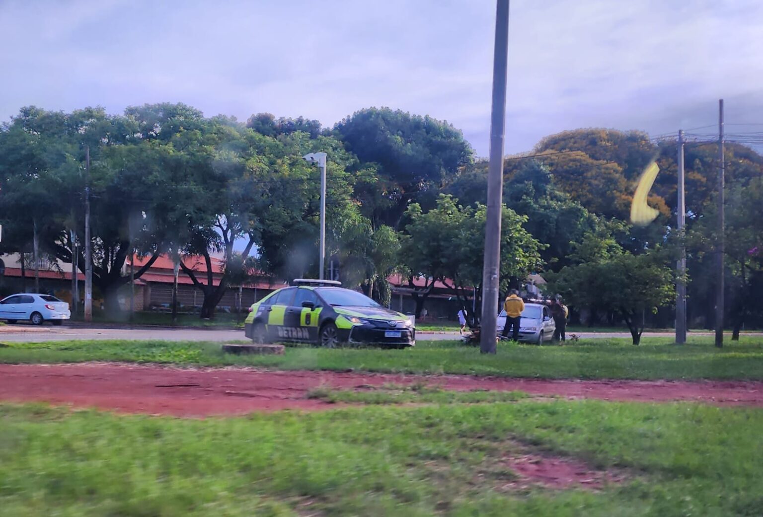 Carro com 466 flagrantes de infrações e R$ 88 mil em multas é apreendido
