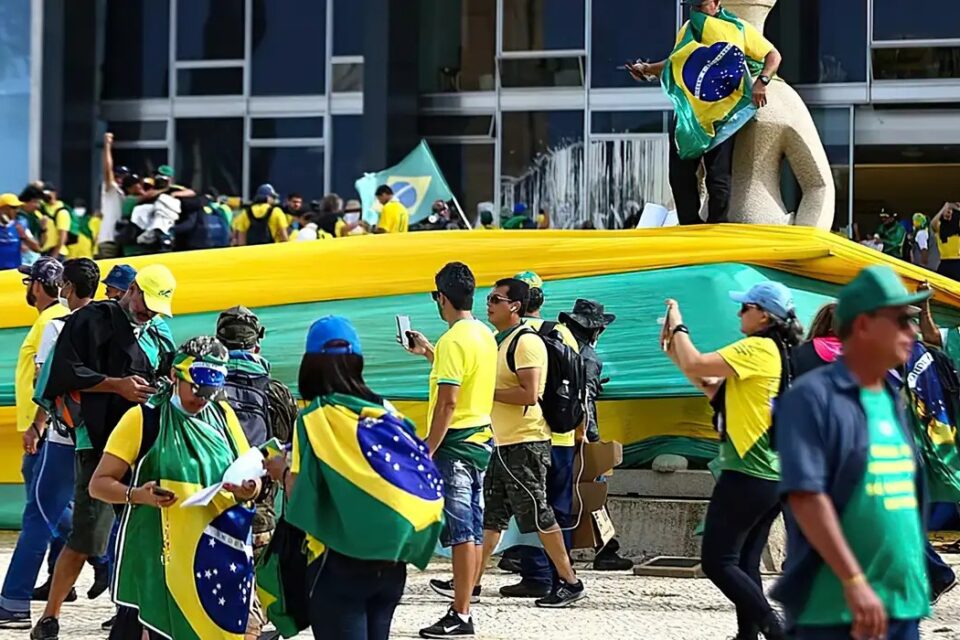 STF condena mais 29 réus pelos atos golpistas de 8/1