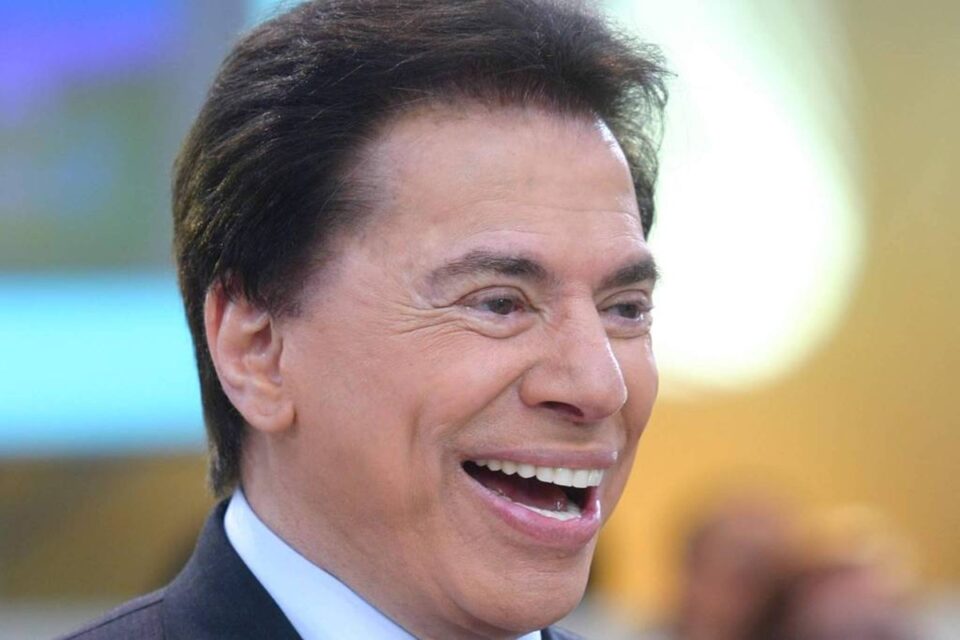 Silvio Santos volta a ser internado no hospital Albert Einstein, em SP