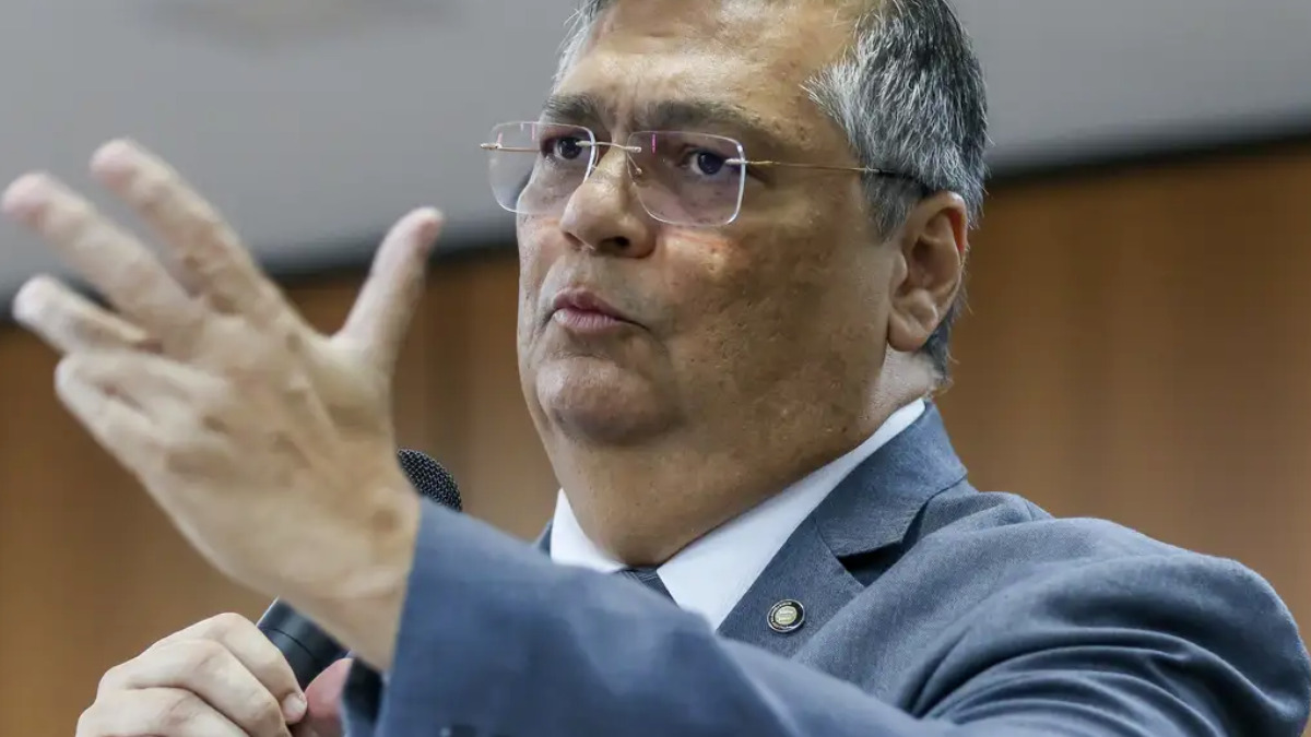 PF atende Dino e abre inquérito para apurar pagamento de R$ 4,2 bi em emendas