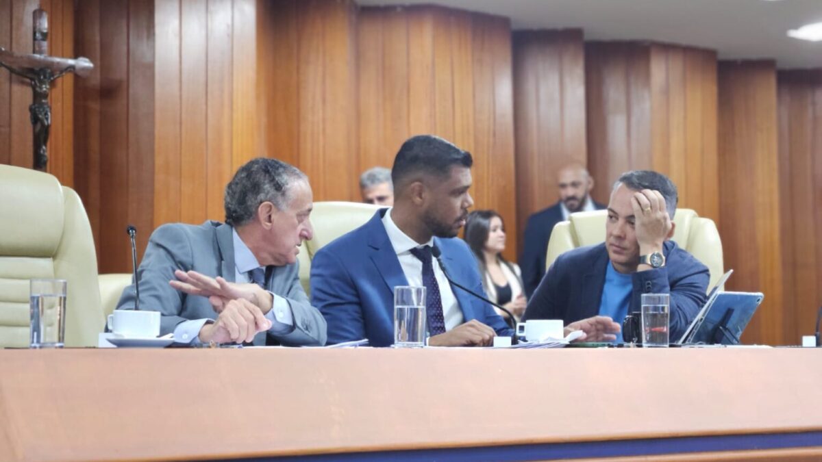 Então é Natal: Câmara quer criar verba de R$ 15,5 mil para cada vereador de Goiânia