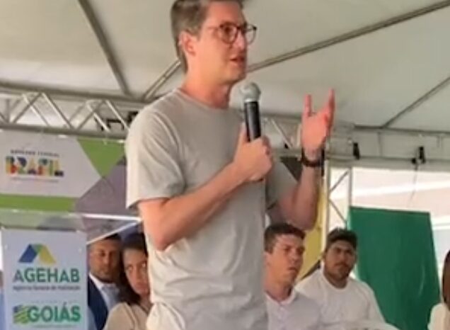 <strong>Prefeito de Águas Lindas se destaca em Goiás e recebe elogios durante entrega de moradias populares</strong>