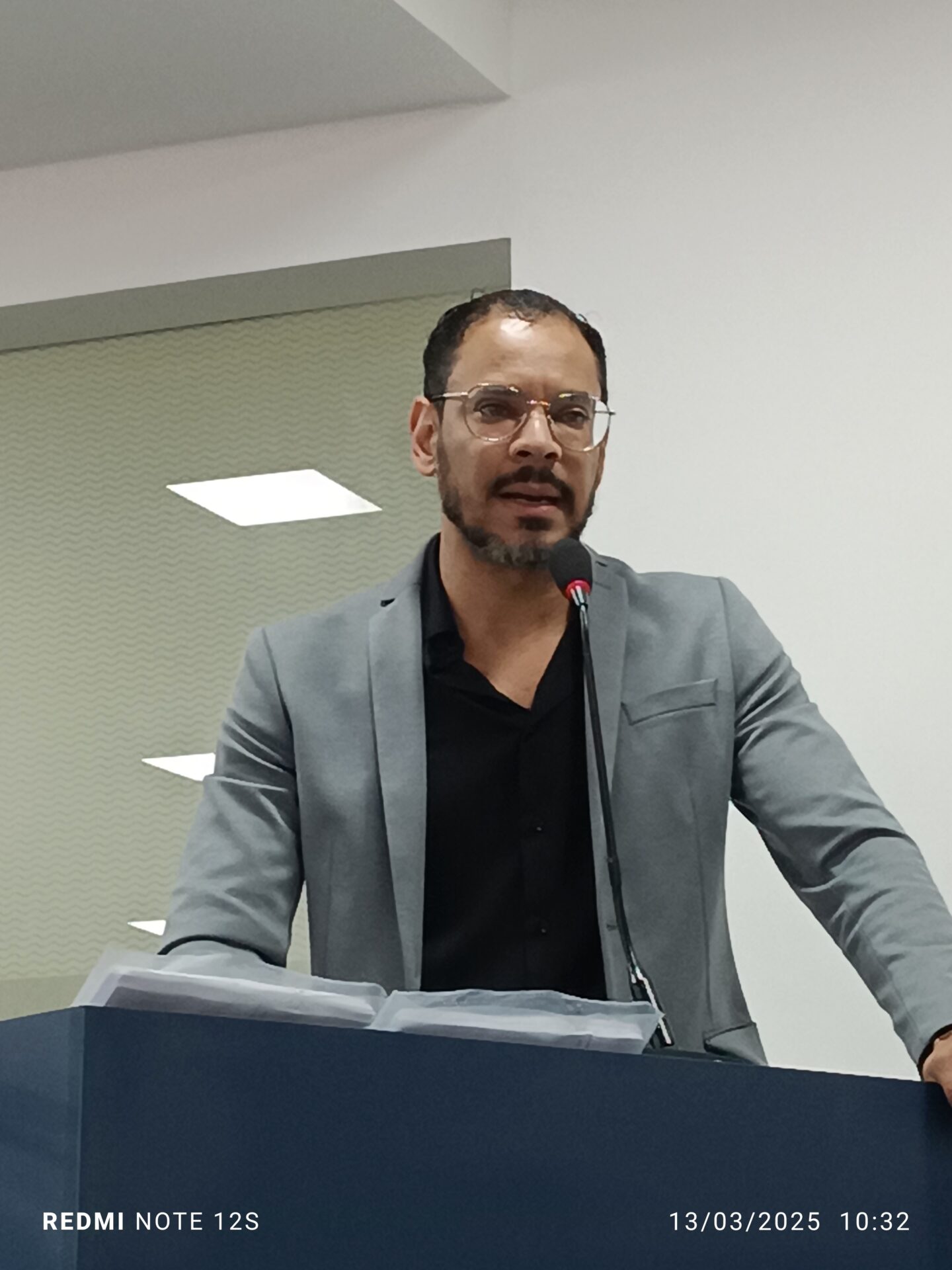 Vereador Euder Vieira critica a forma de trabalho do Diretor de Regulação