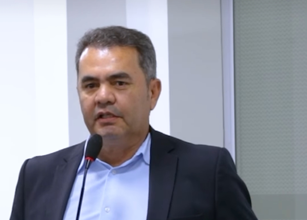 Vereador França Castro: Trabalho sério e Compromisso com Águas Lindas