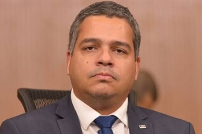 Kowalski: Porte de arma em confusão na Câmara de Goiânia testa proibição aprovada em 2022