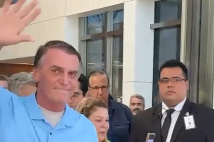 Bolsonaro recebe alta e deixa hospital em Brasília