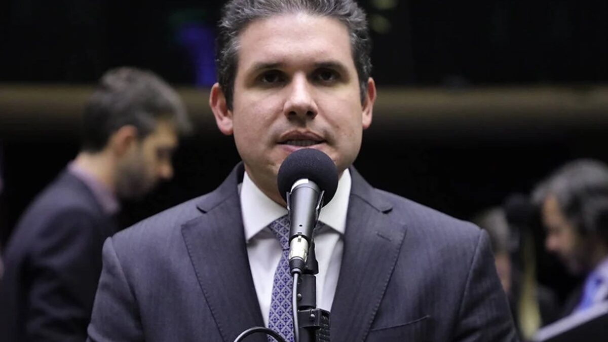 Hugo Motta desponta como possível candidato ao governo da Paraíba em 2026