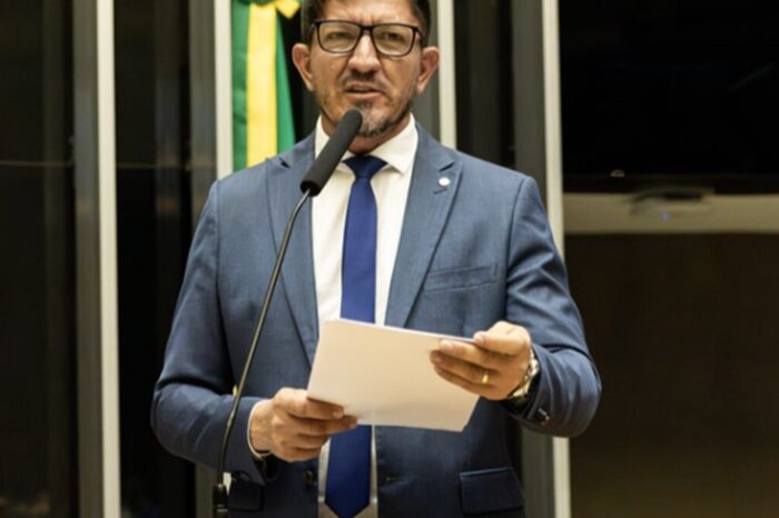 Após PSDB aprovar fusão, Podemos em Goiás adota cautela 