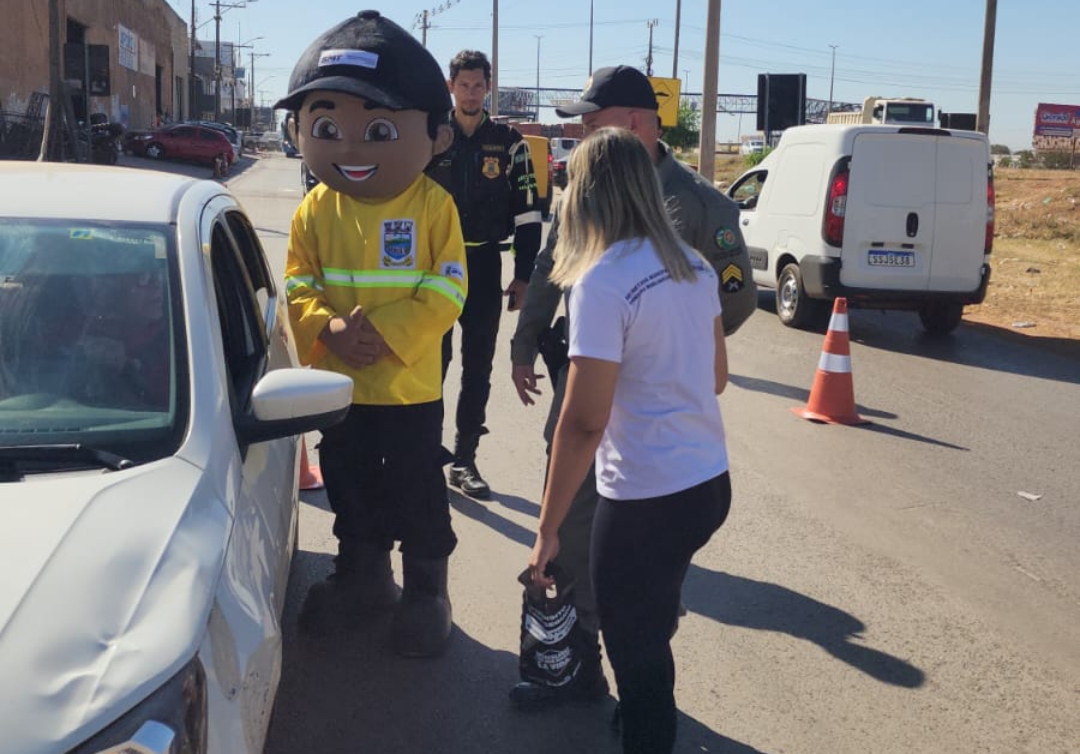 🚦 07 de Agosto | Blitz Educativa com o Semobito: Prefeitura Intensifica Conscientização no Trânsito às margens da BR-070, Entrada do Barragem 3