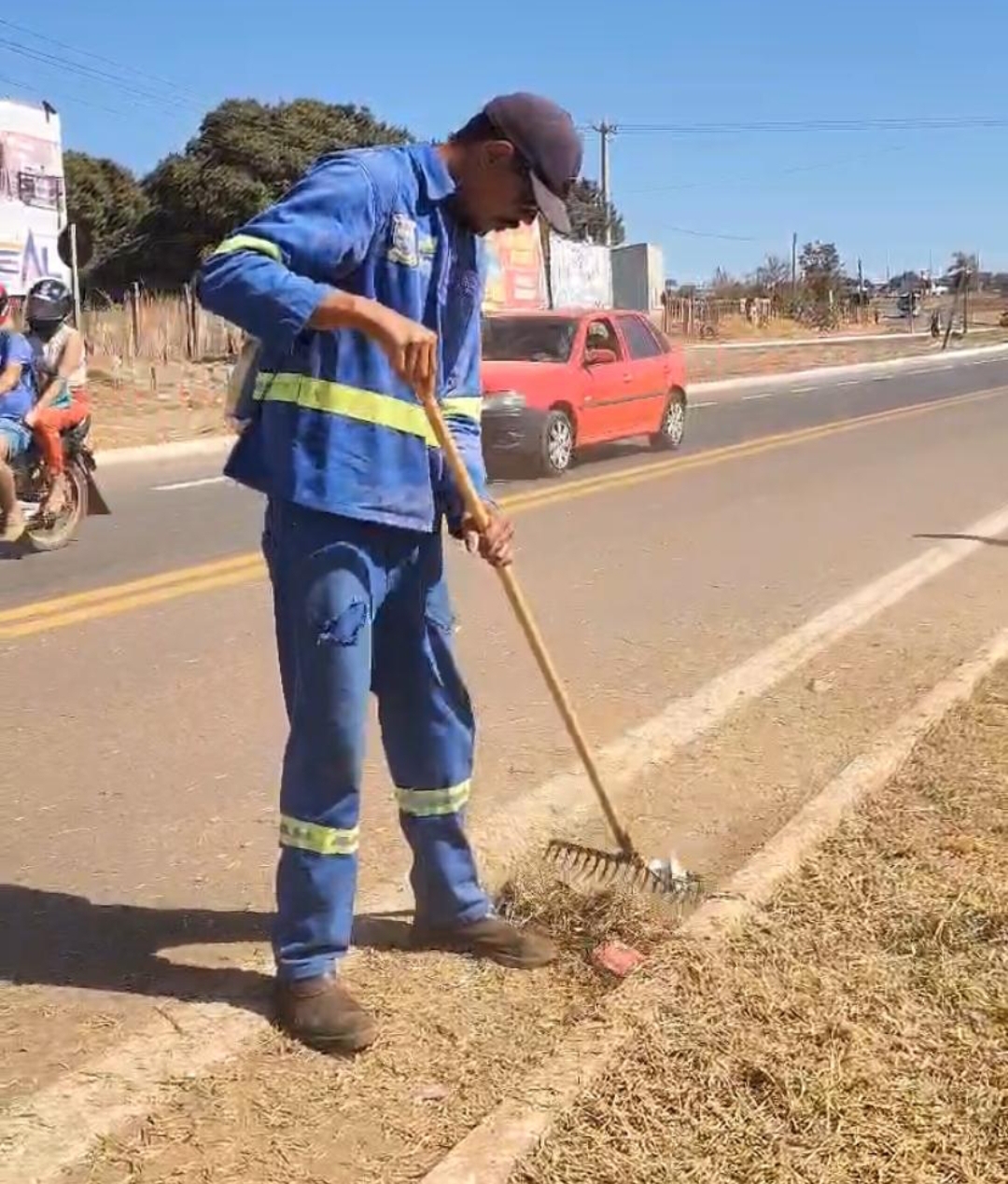 🧹 Cidade Limpa em Ação: Prefeitura Realiza Grande Operação de Limpeza Urbana às Margens da BR-070 nesta Quarta-feira