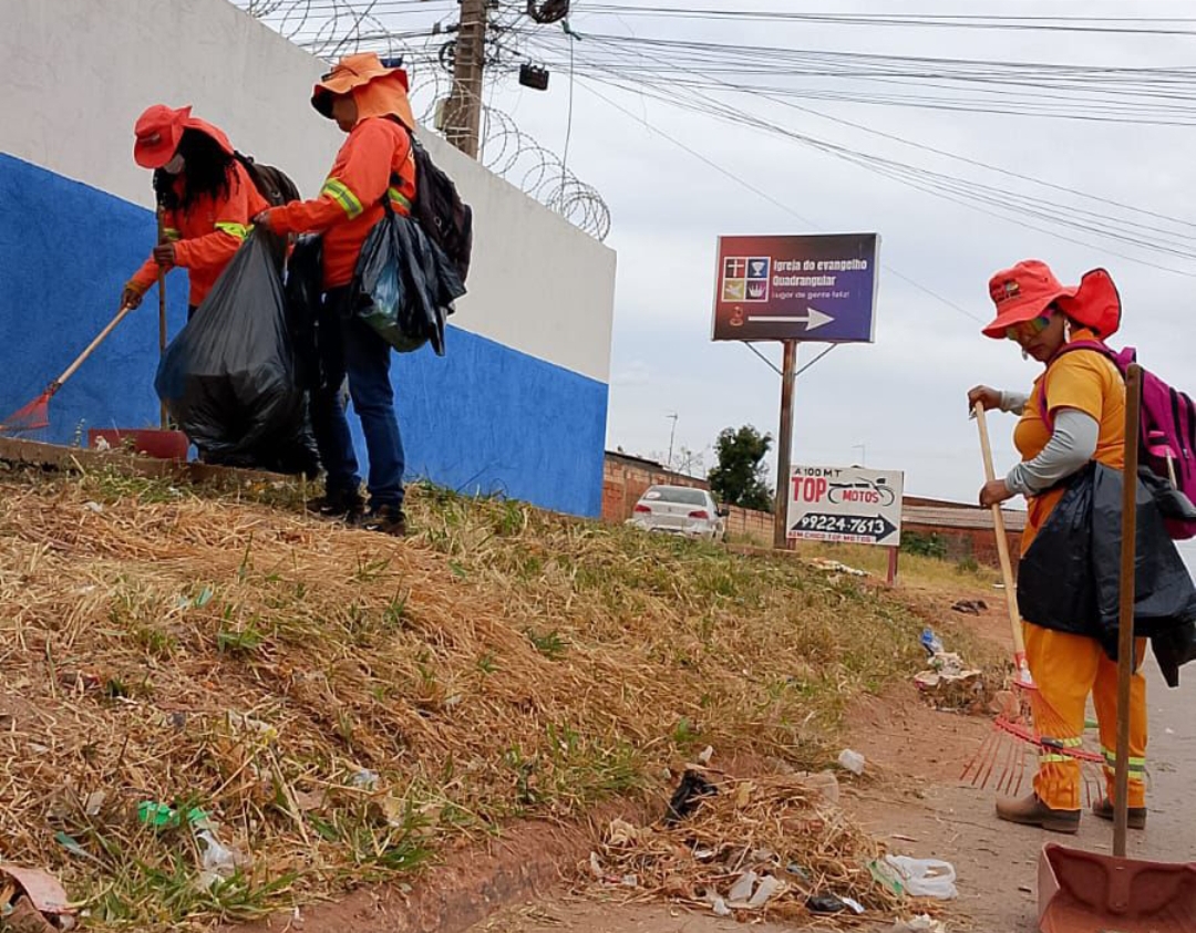 📍 Serviços de Roçagem, Limpeza e Pintura de Meio-Fio são Realizados no Setor 10 de Águas Lindas nesta Terça-feira, 05 de Agosto 🧹🎨🌿