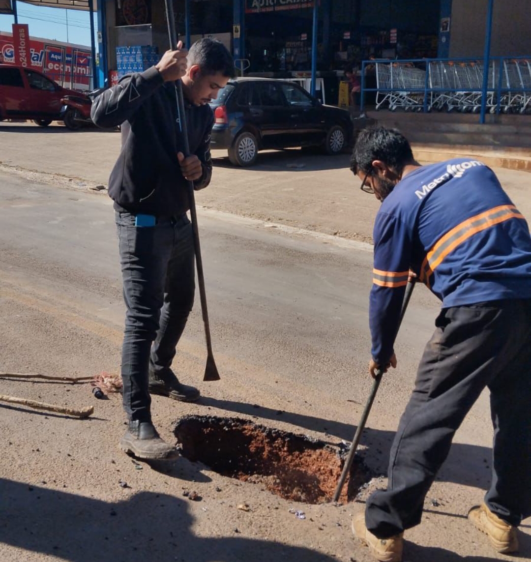 📍Prefeitura Municipal Realiza Obra de Contenção de Erosão e Substituição de Tampas no Setor 10