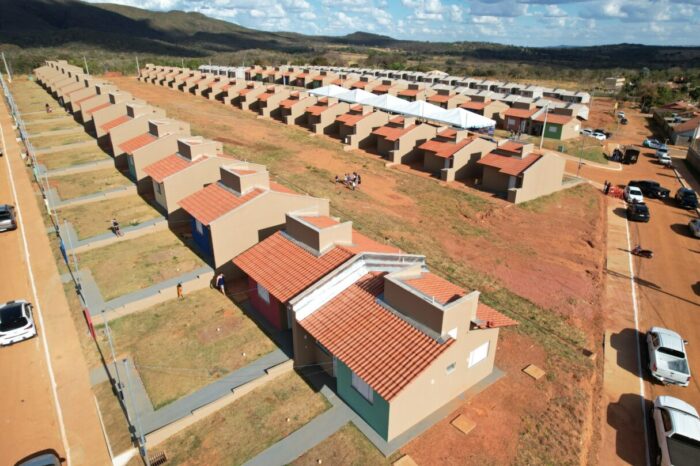 Agehab entrega 30 casas a custo zero em Itarumã