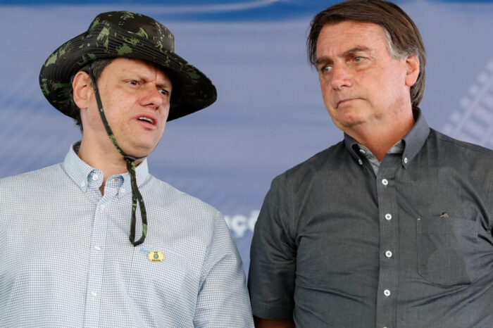 Tarcísio articula anistia a Bolsonaro em meio a julgamento no STF