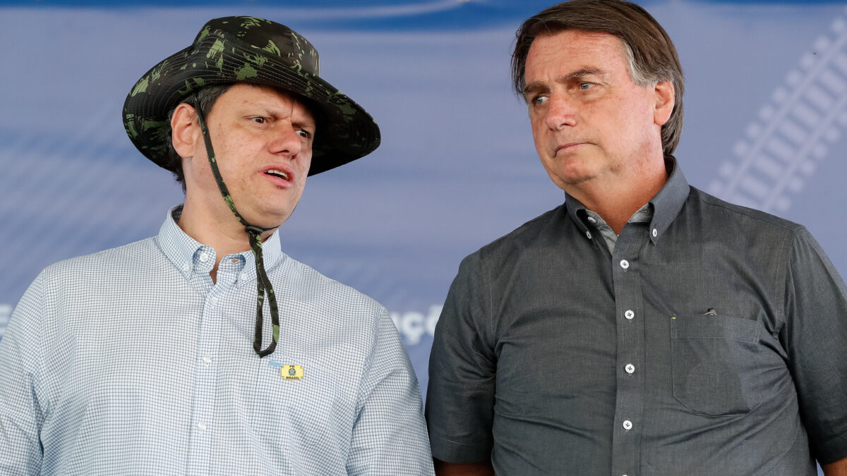 Tarcísio articula anistia a Bolsonaro em meio a julgamento no STF
