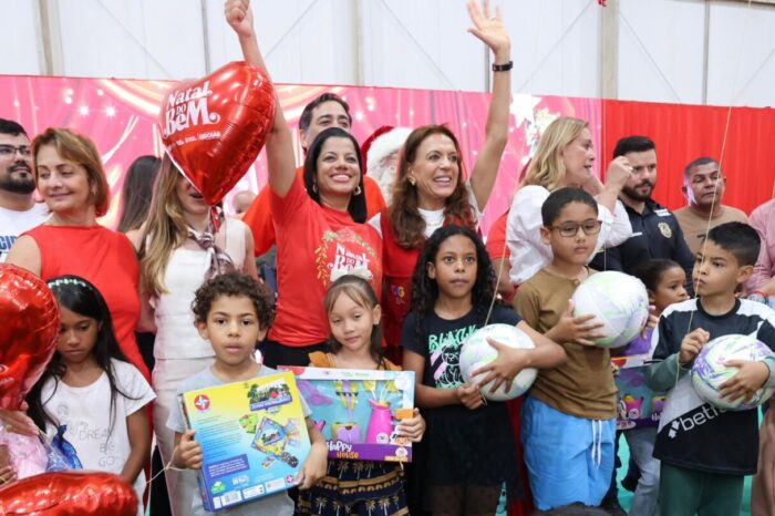 Natal do Bem entrega brinquedos a crianças de Formosa