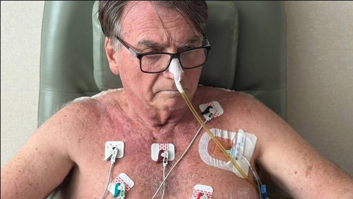 Defesa de Bolsonaro reforça a Moraes pedido de cirurgia ‘com máxima urgência’