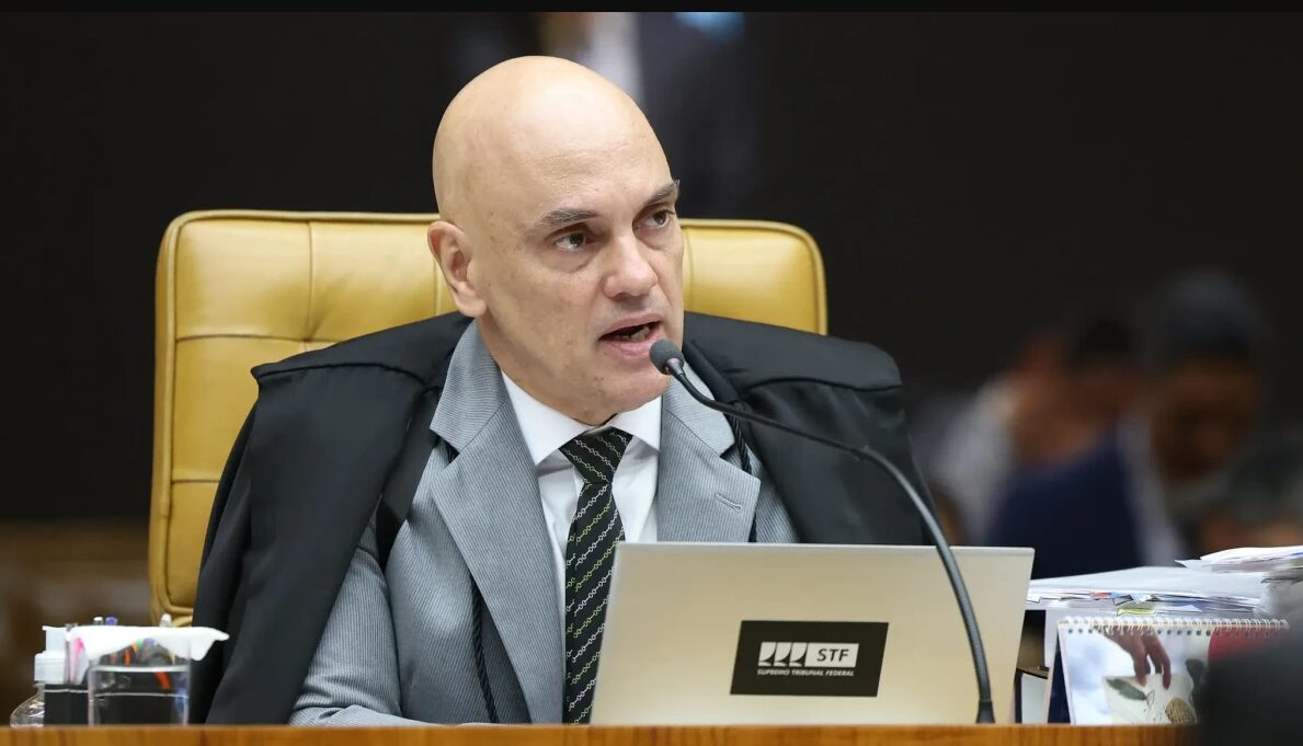 Moraes aciona governo Lula para pedir aos EUA extradição de Ramagem