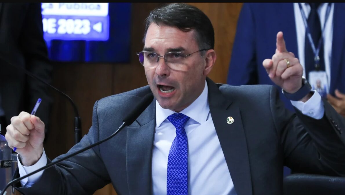 Aliados de Bolsonaro avaliam que pesquisa Quaest dá mais fôlego à candidatura de Flávio