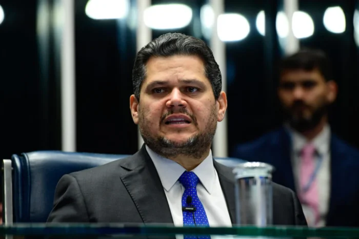 Alcolumbre diz que sabatina a Jorge Messias ao STF ocorrerá em ‘momento oportuno’