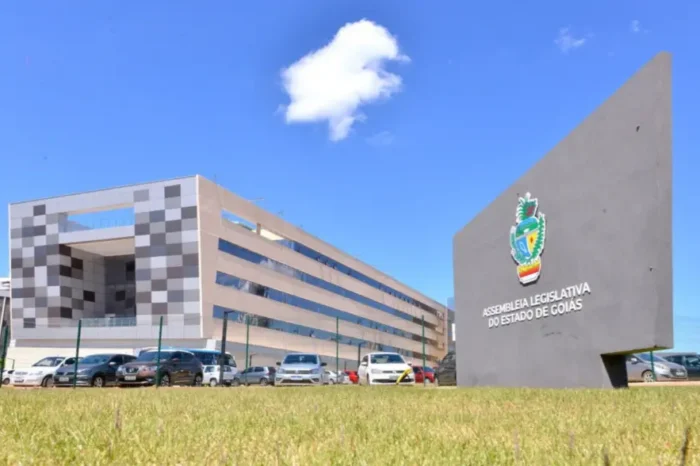 Alego faz alerta sobre sites falsos que simulam inscrições de concurso 