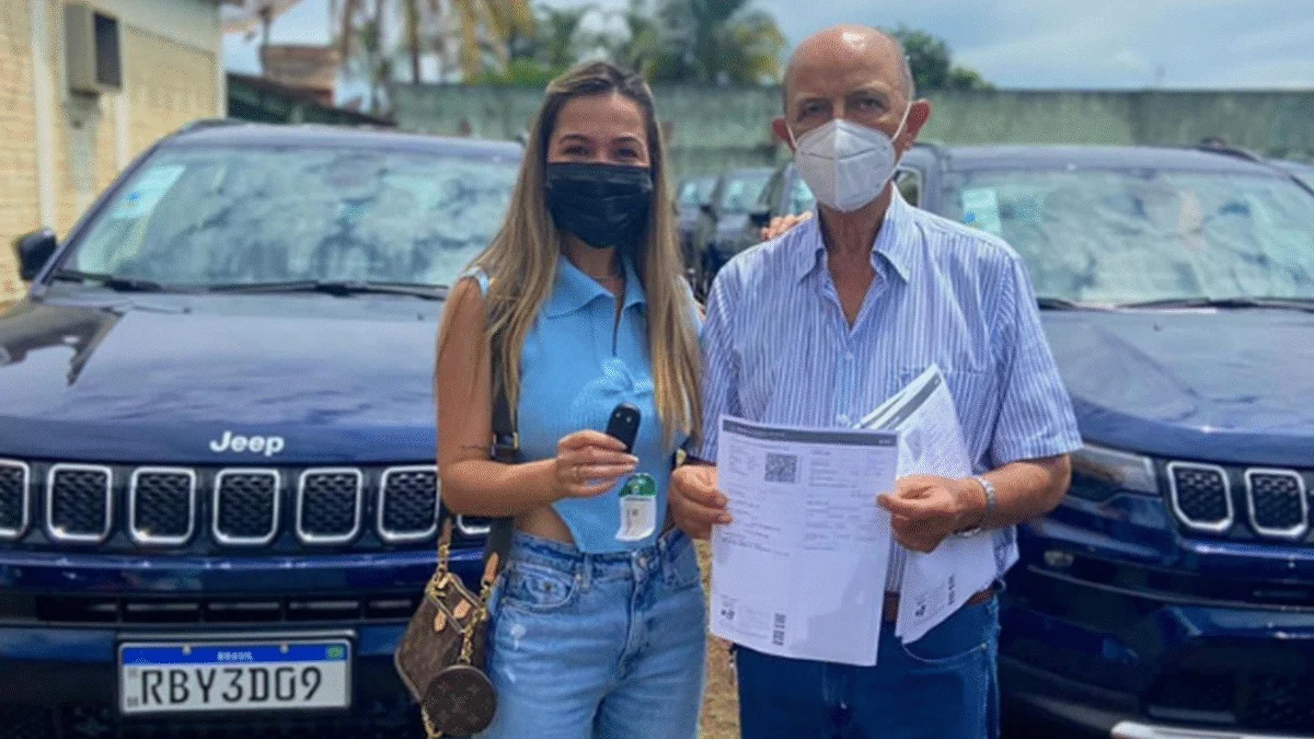 Ex-prefeito de Bom Jesus de Goiás que presenteou 16 netos com Jeep Compass avalia candidatura em 2026